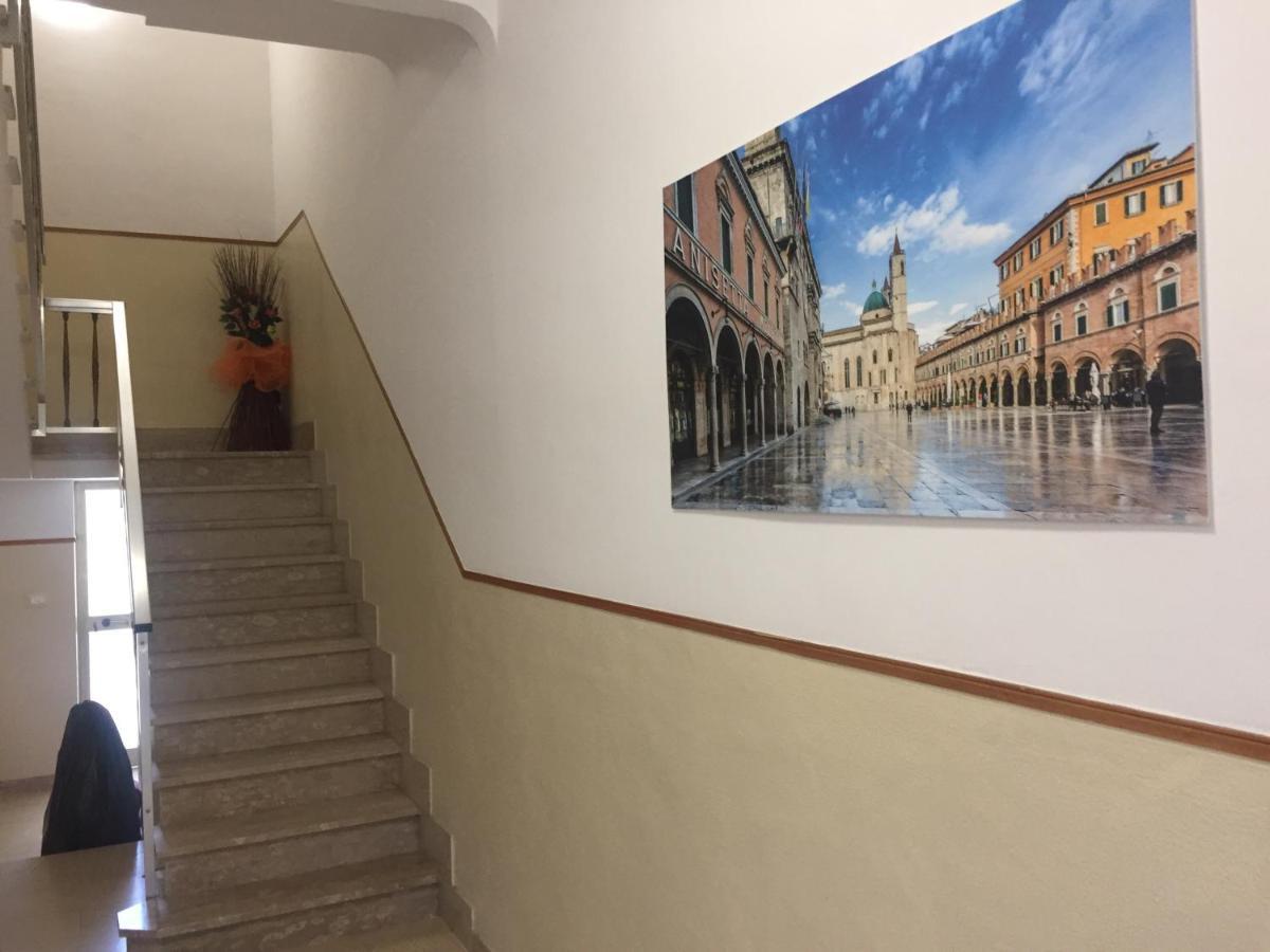 App Sul Lungomare Lägenhet San Benedetto del Tronto Exteriör bild