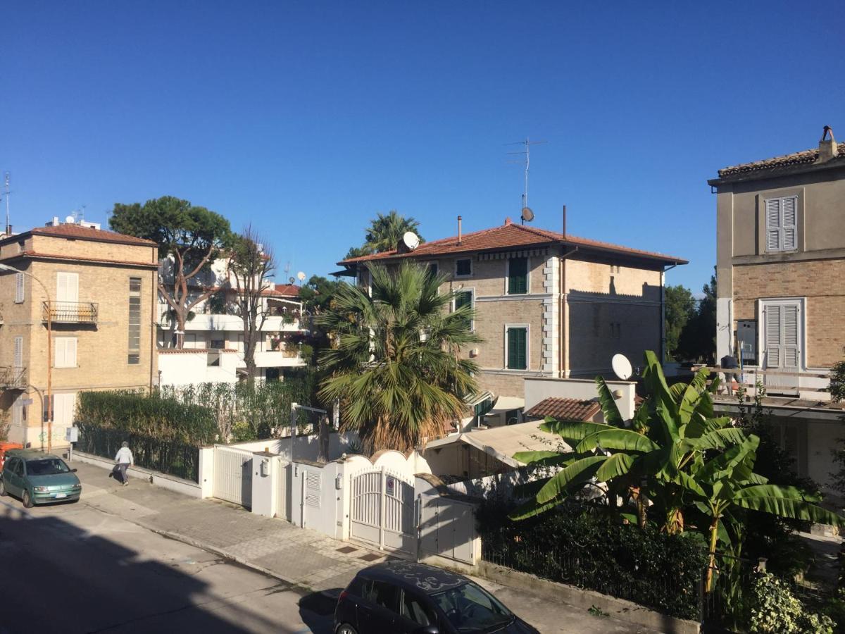 App Sul Lungomare Lägenhet San Benedetto del Tronto Exteriör bild